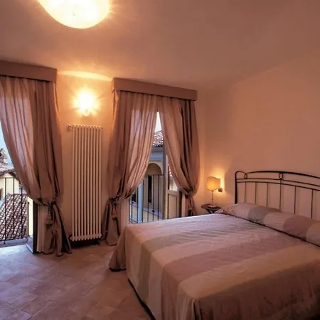 Martelletti فندق